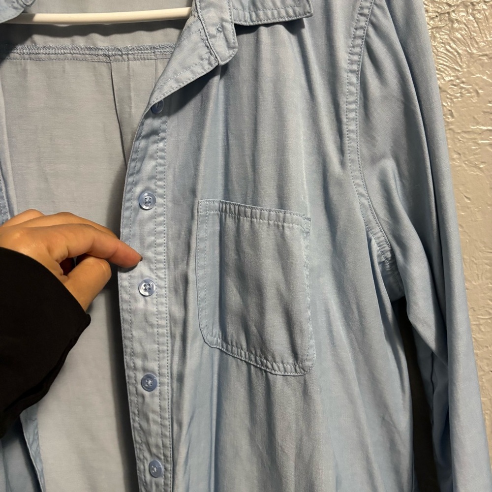 Elegant Light Blue Button Down Shirt - Picture 4 of 10